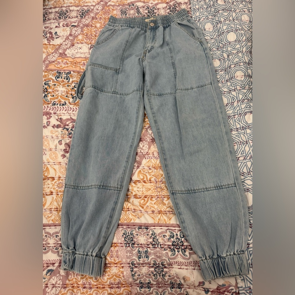 Forever 21 Jean scrunch at the bottom